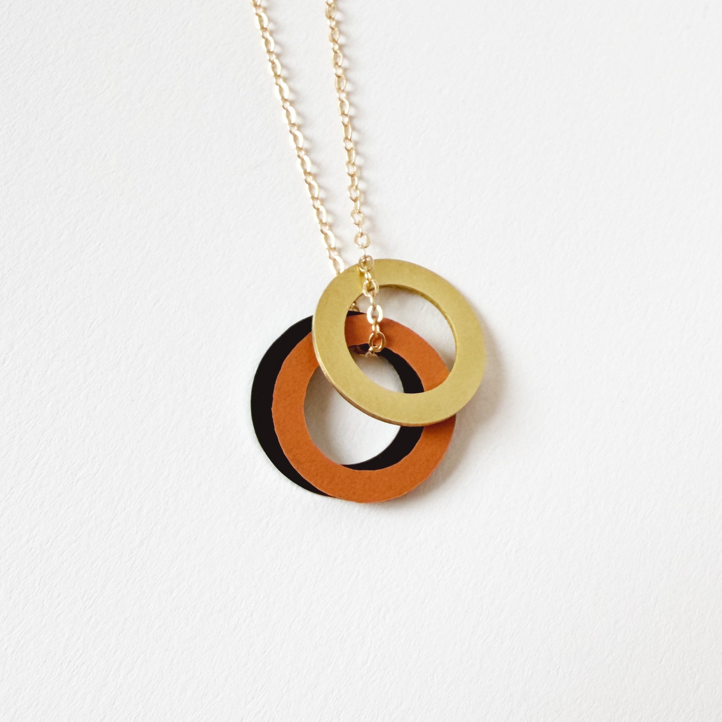 Hoop Necklace Brick