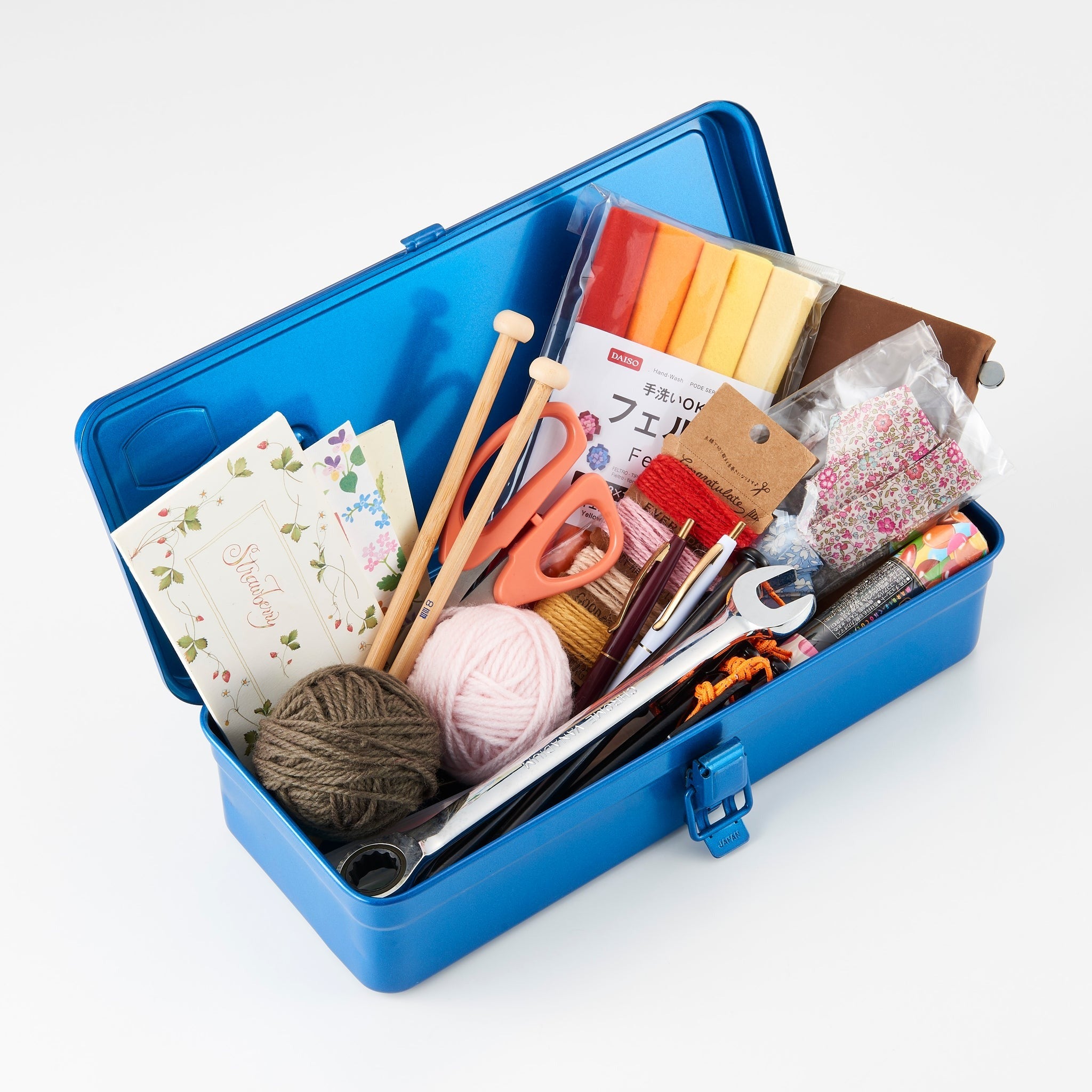 Toyo Trunk Handled Toolbox T-320